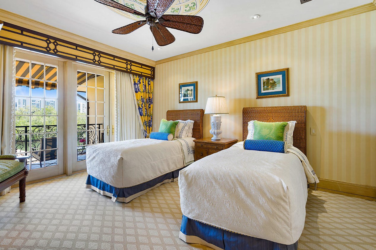 4976 Sanctuary Ln, Boca Raton FL 33431-5211 exterior