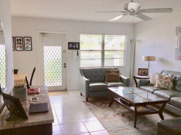 1085 Exeter, Boca Raton FL 33434-4858 exterior