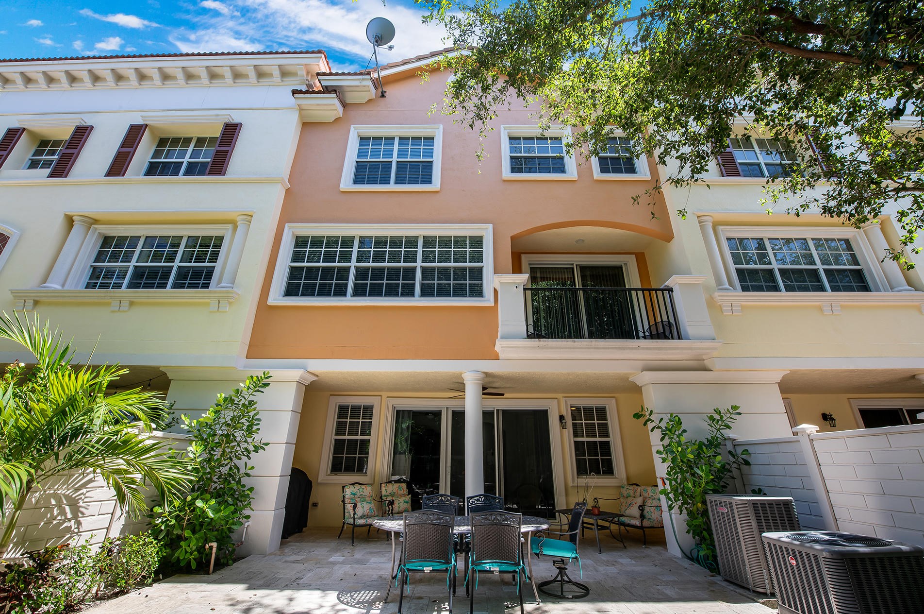 655 Trieste Ln, Boca Raton FL 33487-5202 exterior