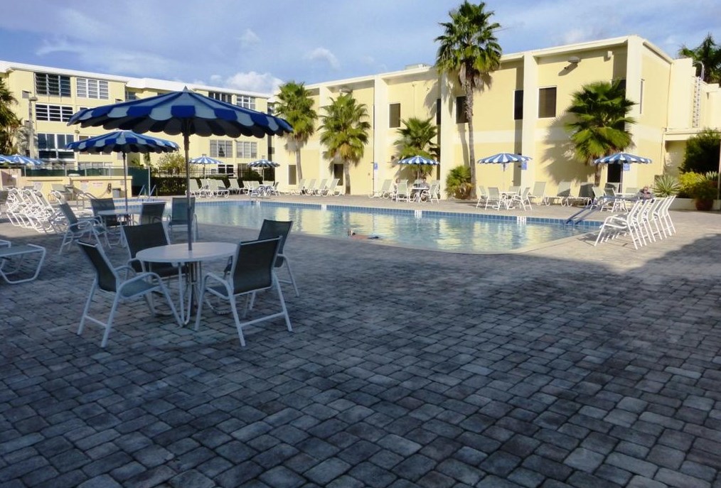 2515 1st Ct, Boynton Beach FL 33435-2027 exterior