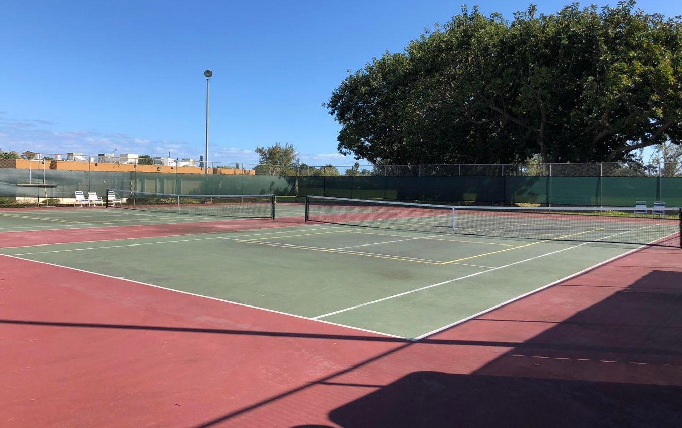 2620 1st Ct, Boynton Beach FL 33435-2000 exterior