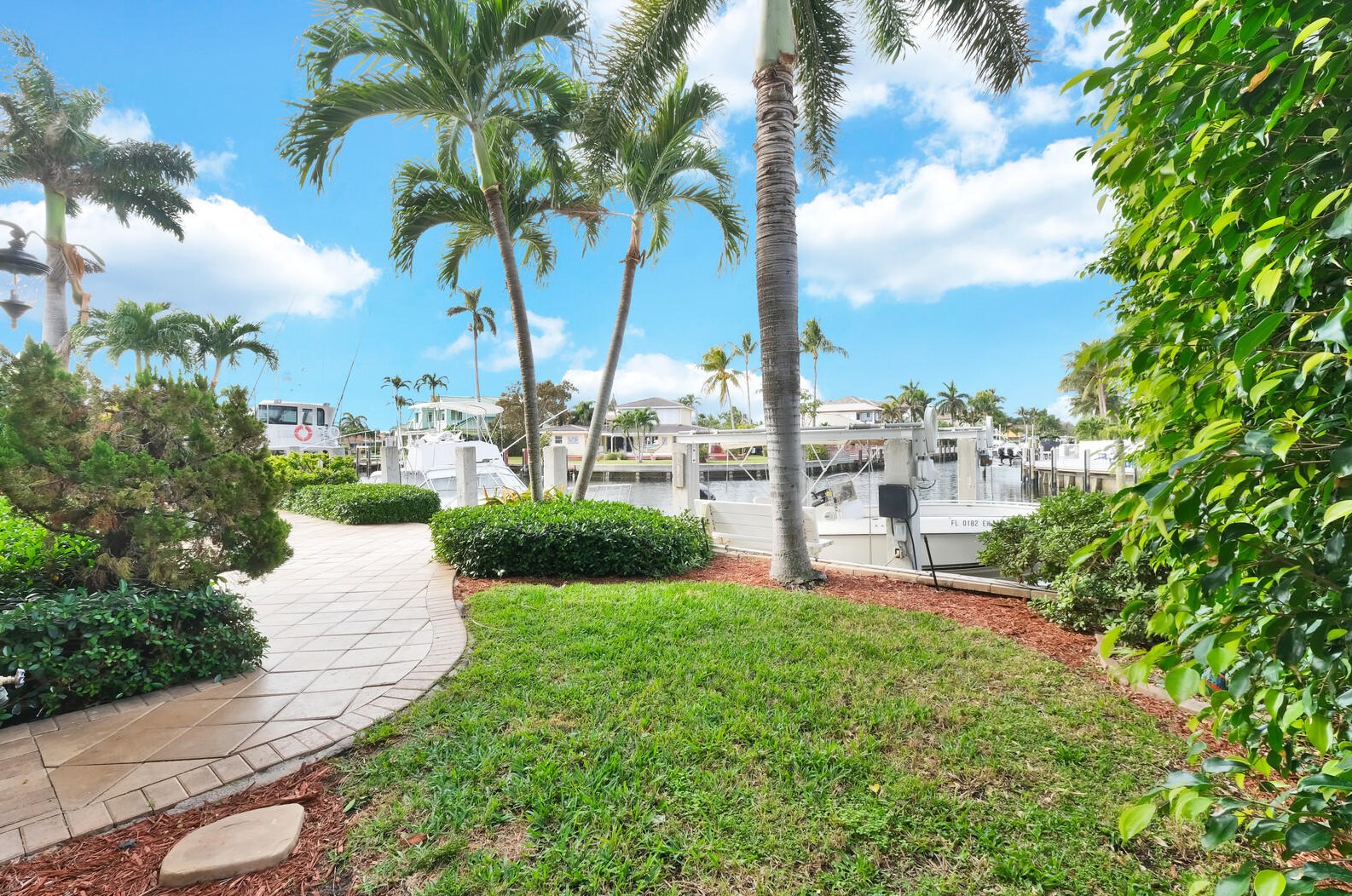 6969 8 Dr, Boca Raton FL 33487-2413 exterior