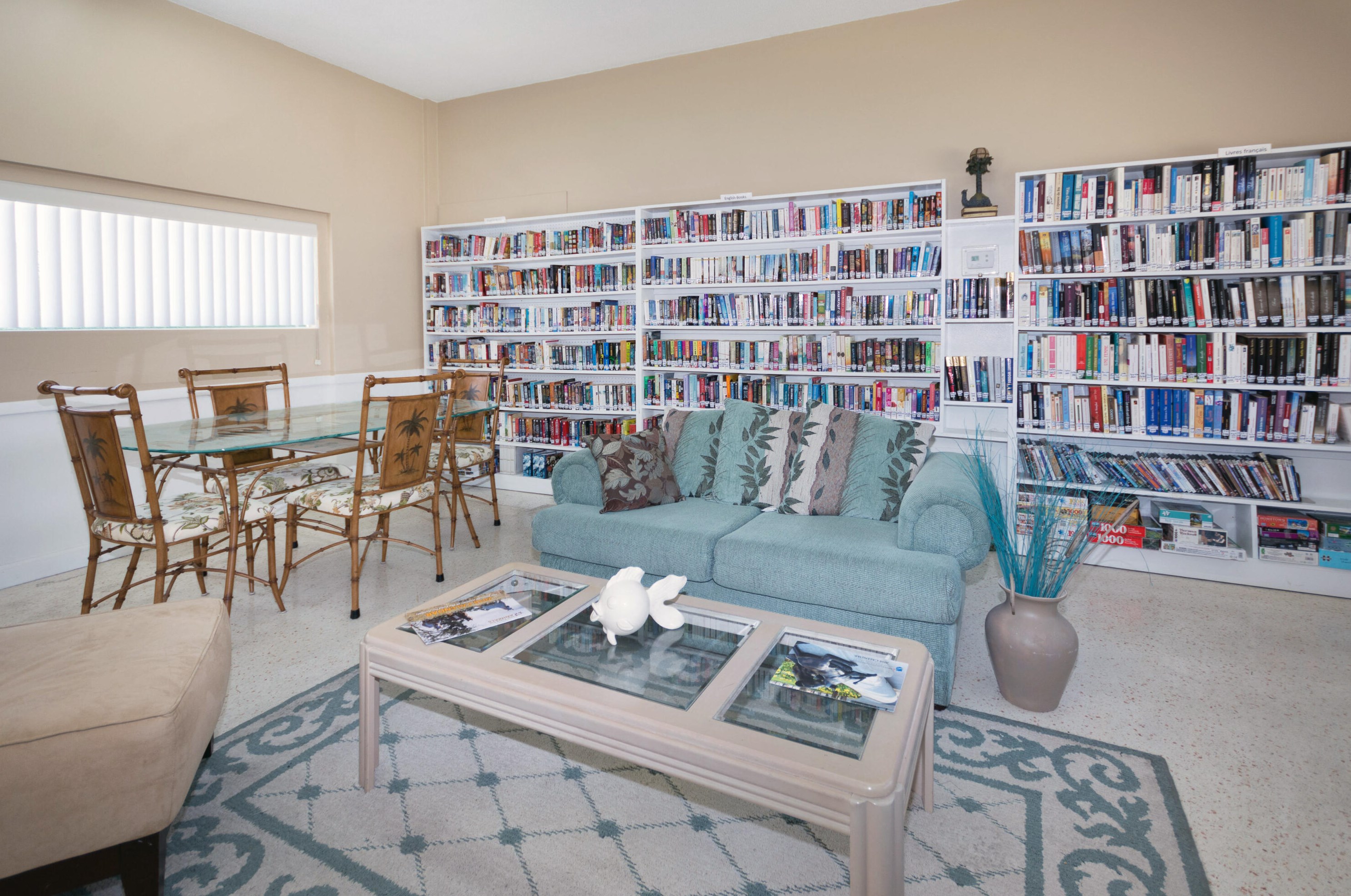 4060 Mockingbird Dr, Boynton Beach FL 33436-2661 exterior