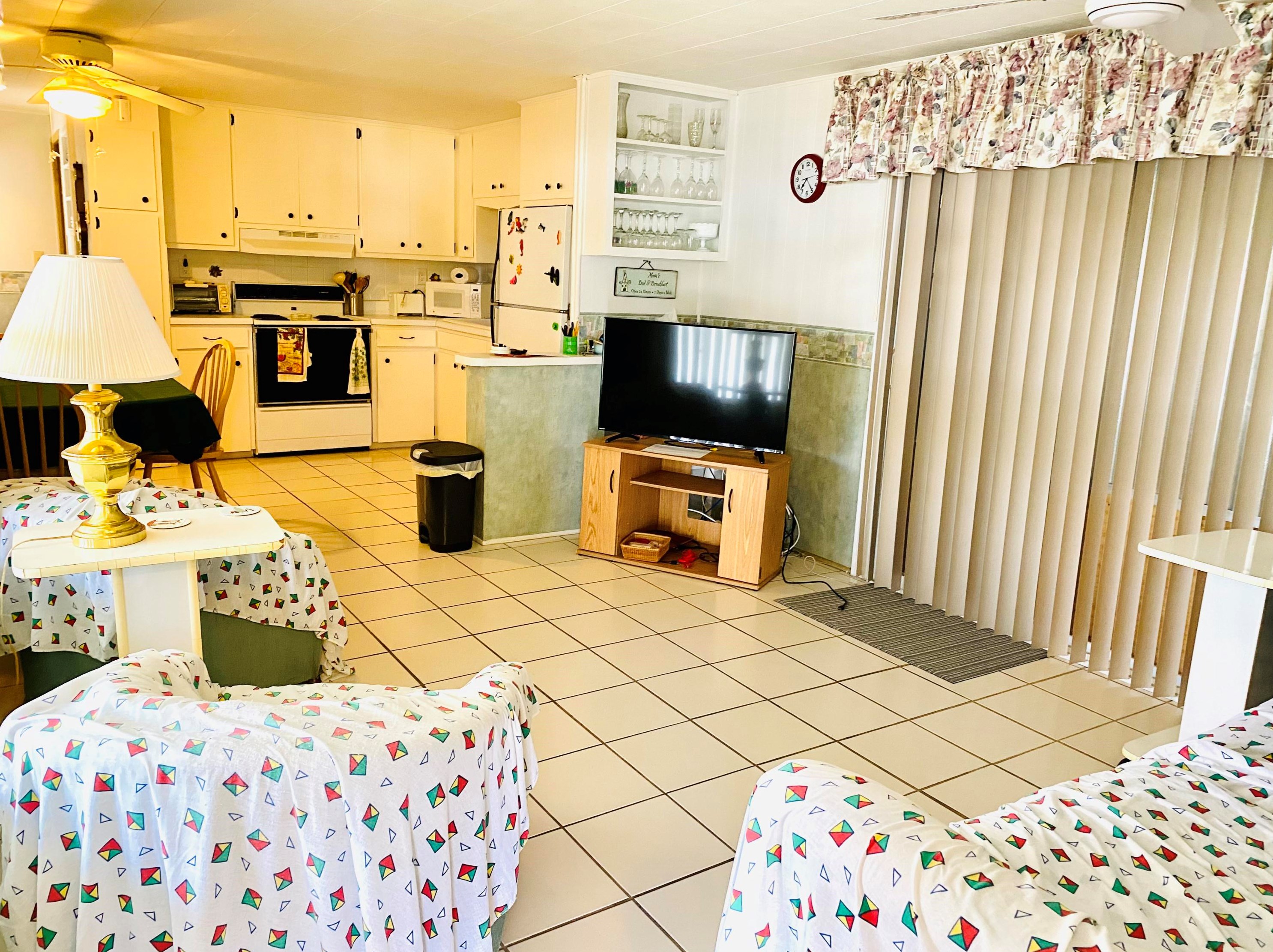 4060 Mockingbird Dr, Boynton Beach FL 33436-2661 exterior