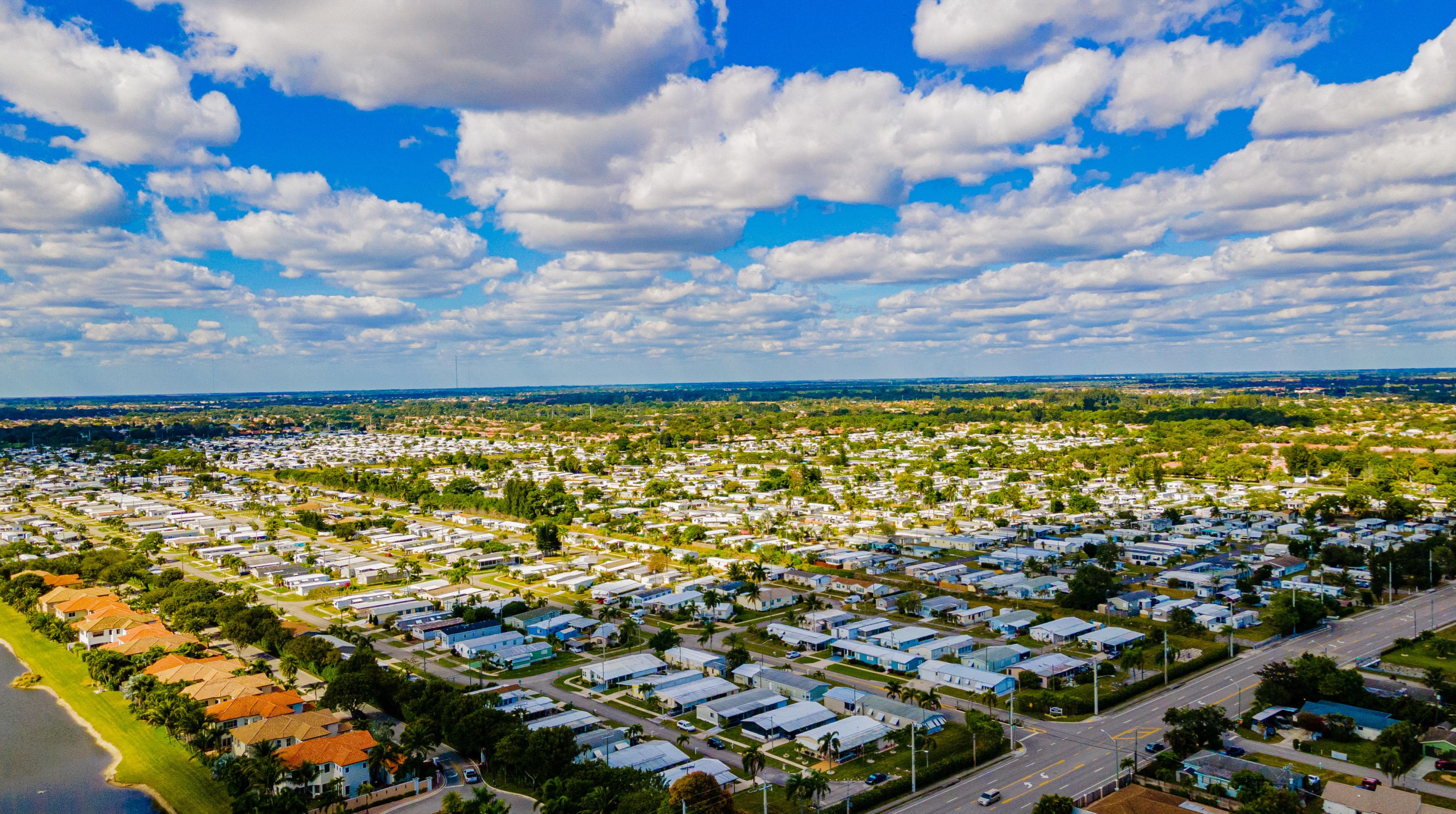 4060 Mockingbird Dr, Boynton Beach FL 33436-2661 exterior