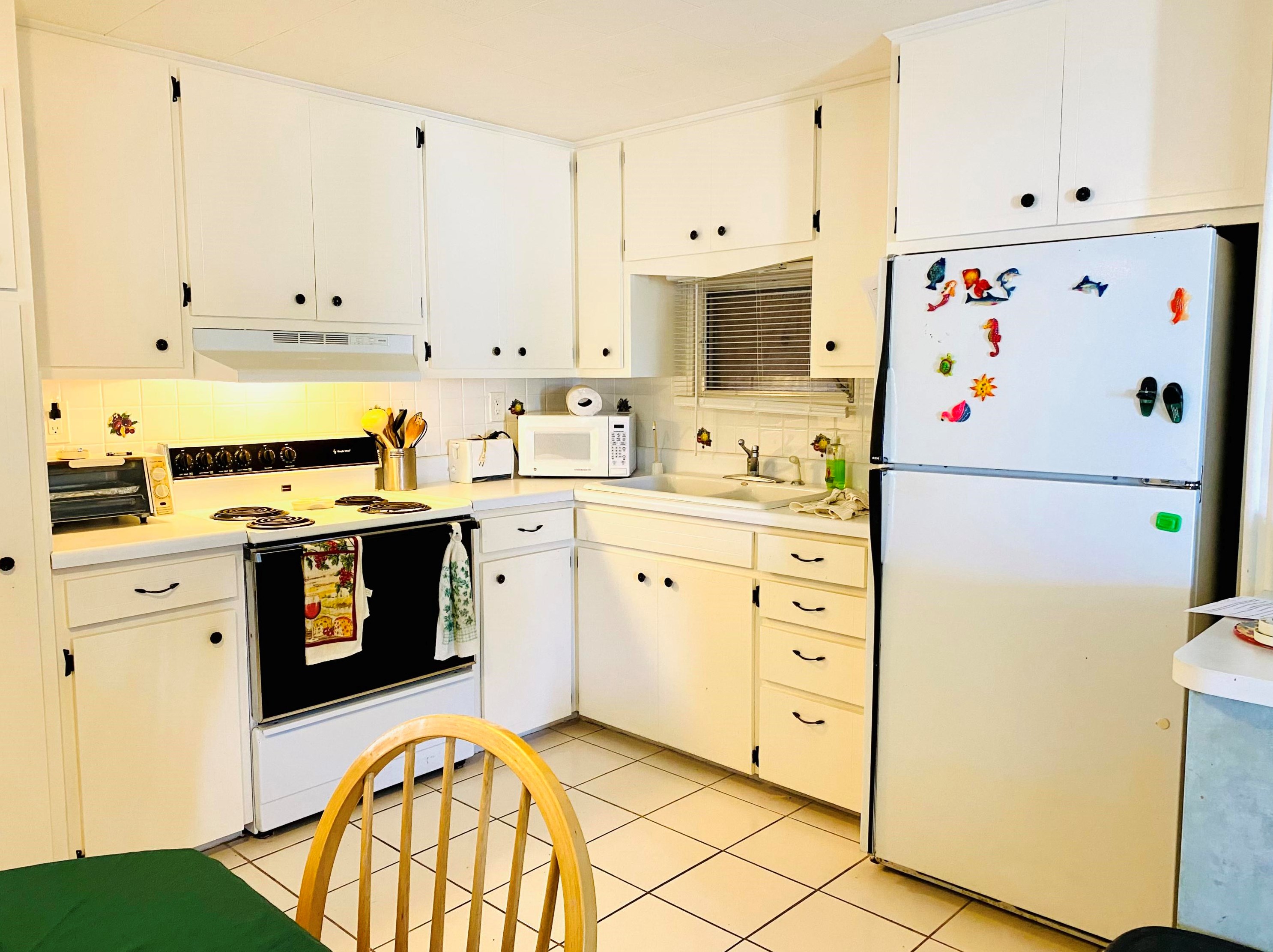 4060 Mockingbird Dr, Boynton Beach FL 33436-2661 exterior