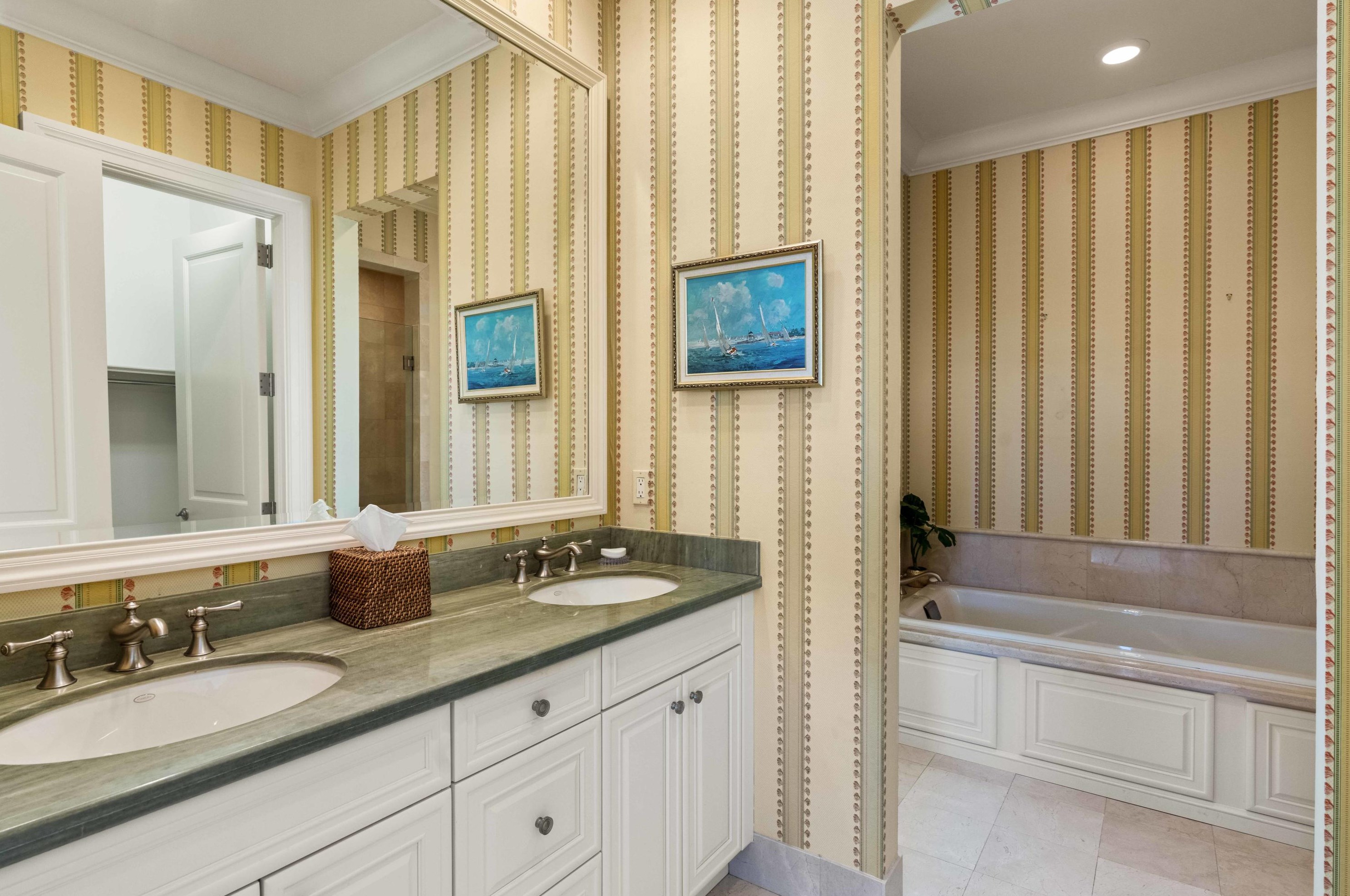 527 Bald Eagle Dr, Jupiter FL  33477-4205 exterior