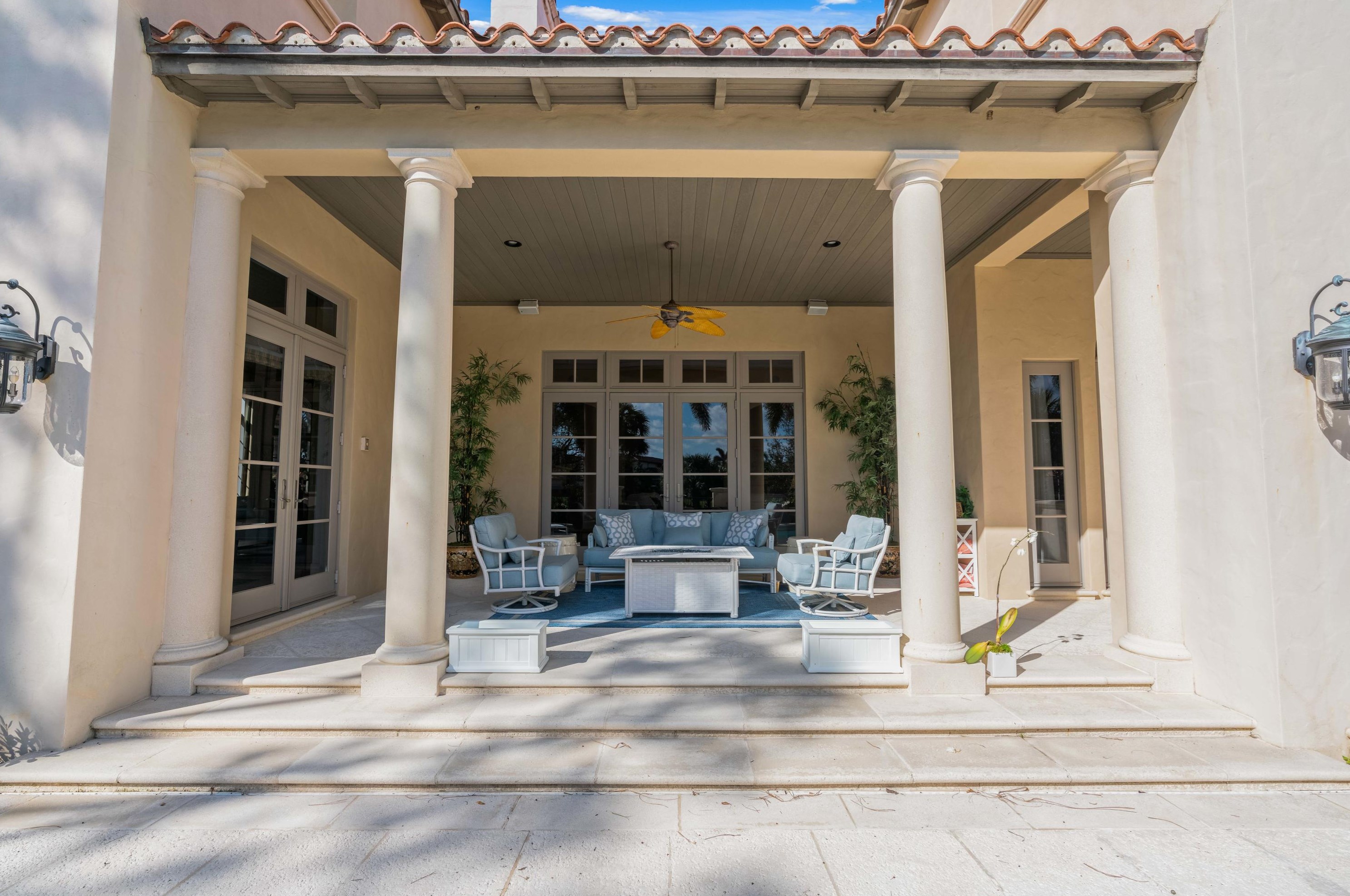 527 Bald Eagle Dr, Jupiter FL  33477-4205 exterior