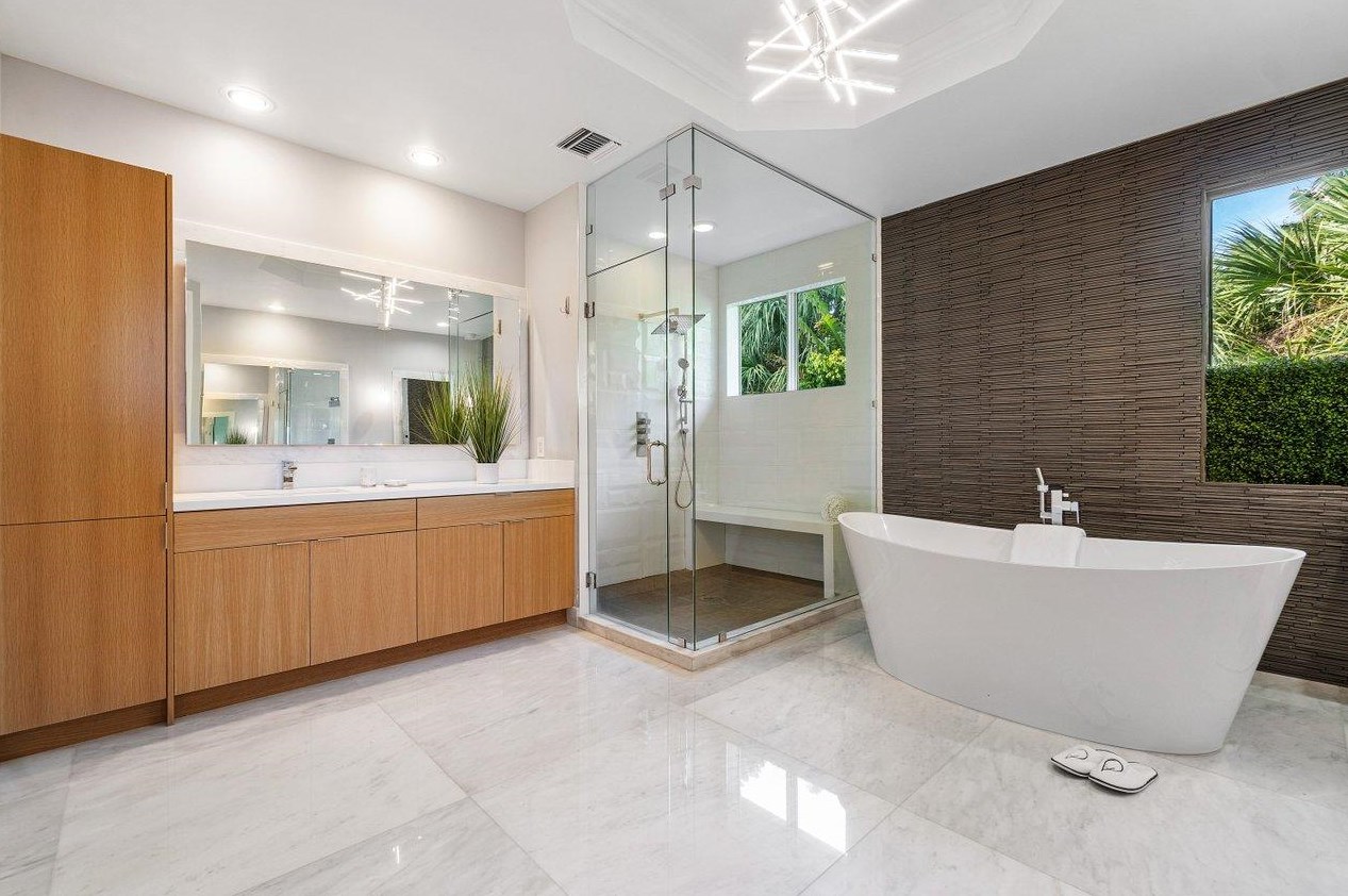 785 Lk Dr, Boca Raton FL 33432-6226 exterior