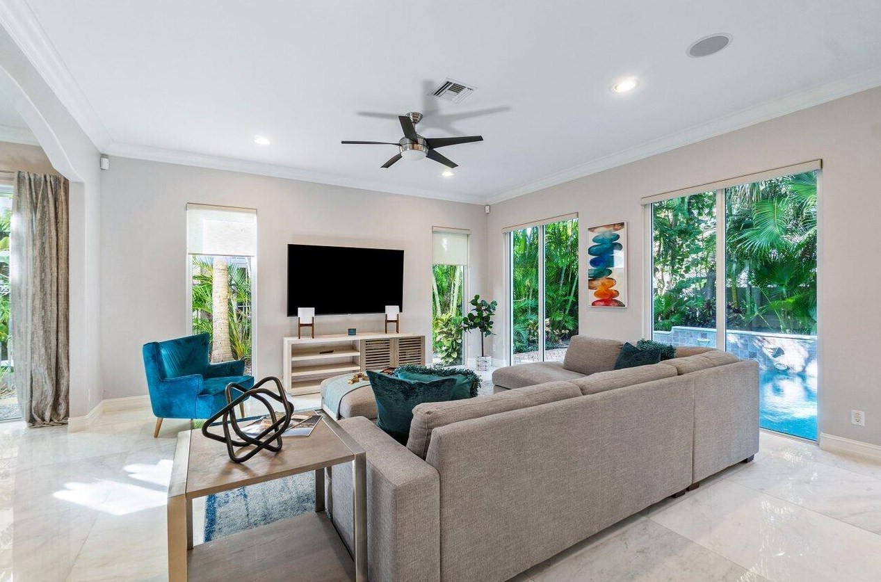 785 Lk Dr, Boca Raton FL 33432-6226 exterior