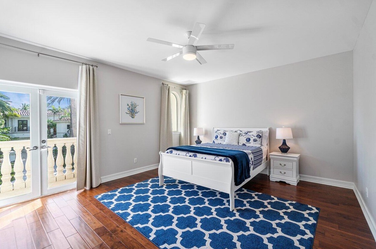 785 Lk Dr, Boca Raton FL 33432-6226 exterior