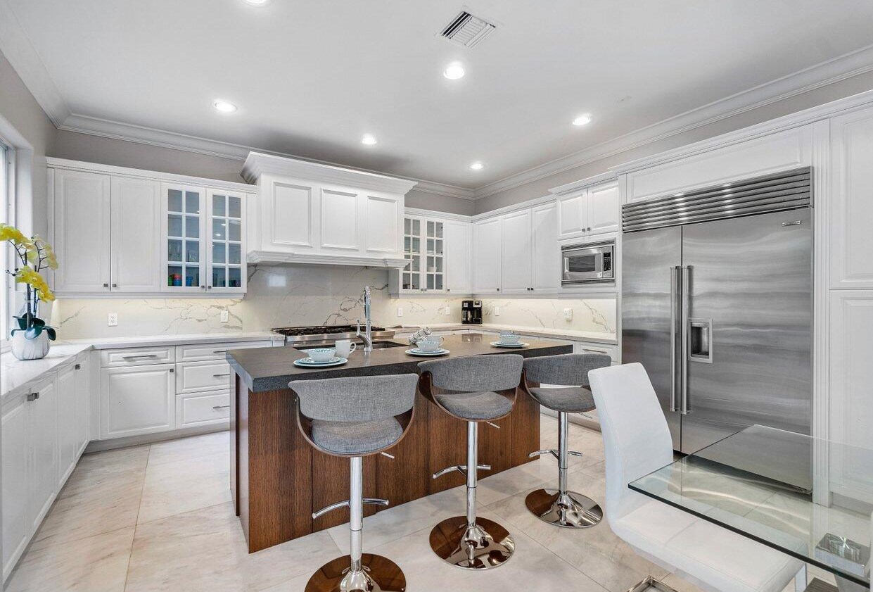 785 Lk Dr, Boca Raton FL 33432-6226 exterior