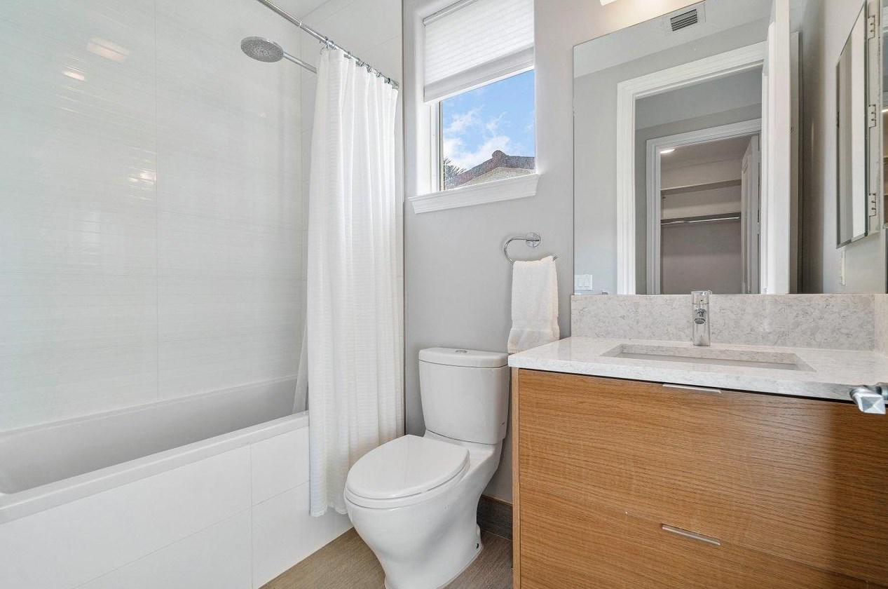 785 Lk Dr, Boca Raton FL 33432-6226 exterior