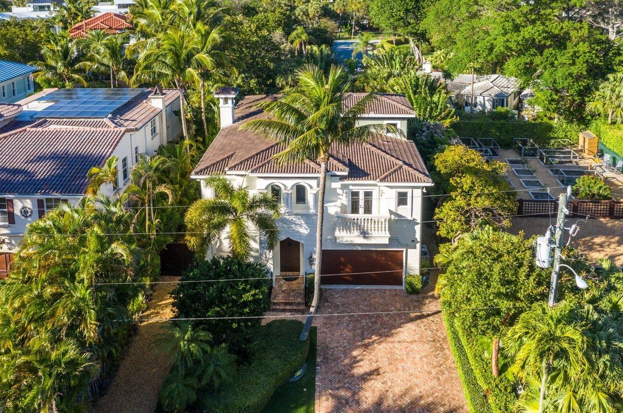 785 Lk Dr, Boca Raton FL 33432-6226 exterior