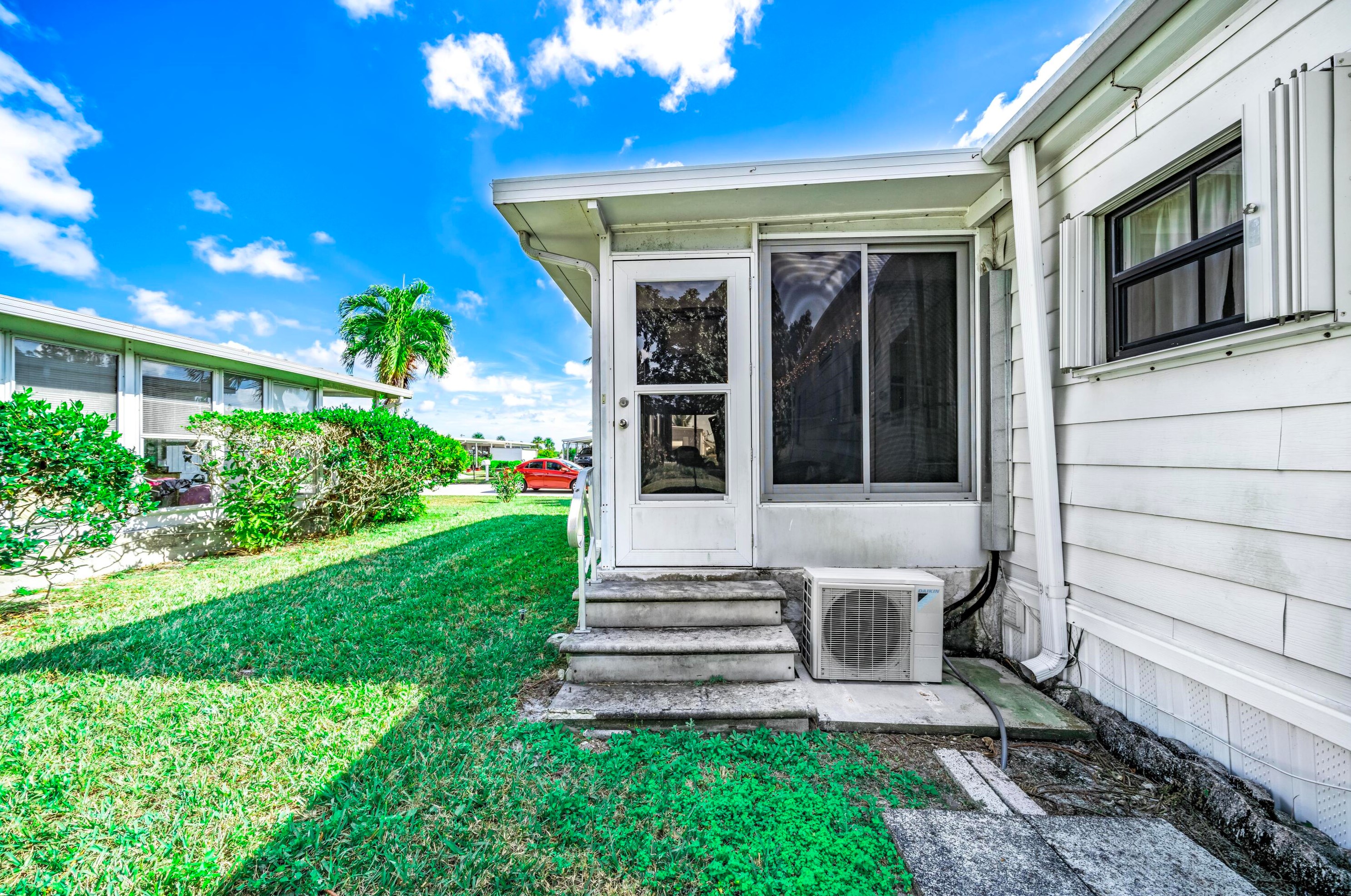 1641 64 Way, Boca Raton FL 33428-6757 exterior