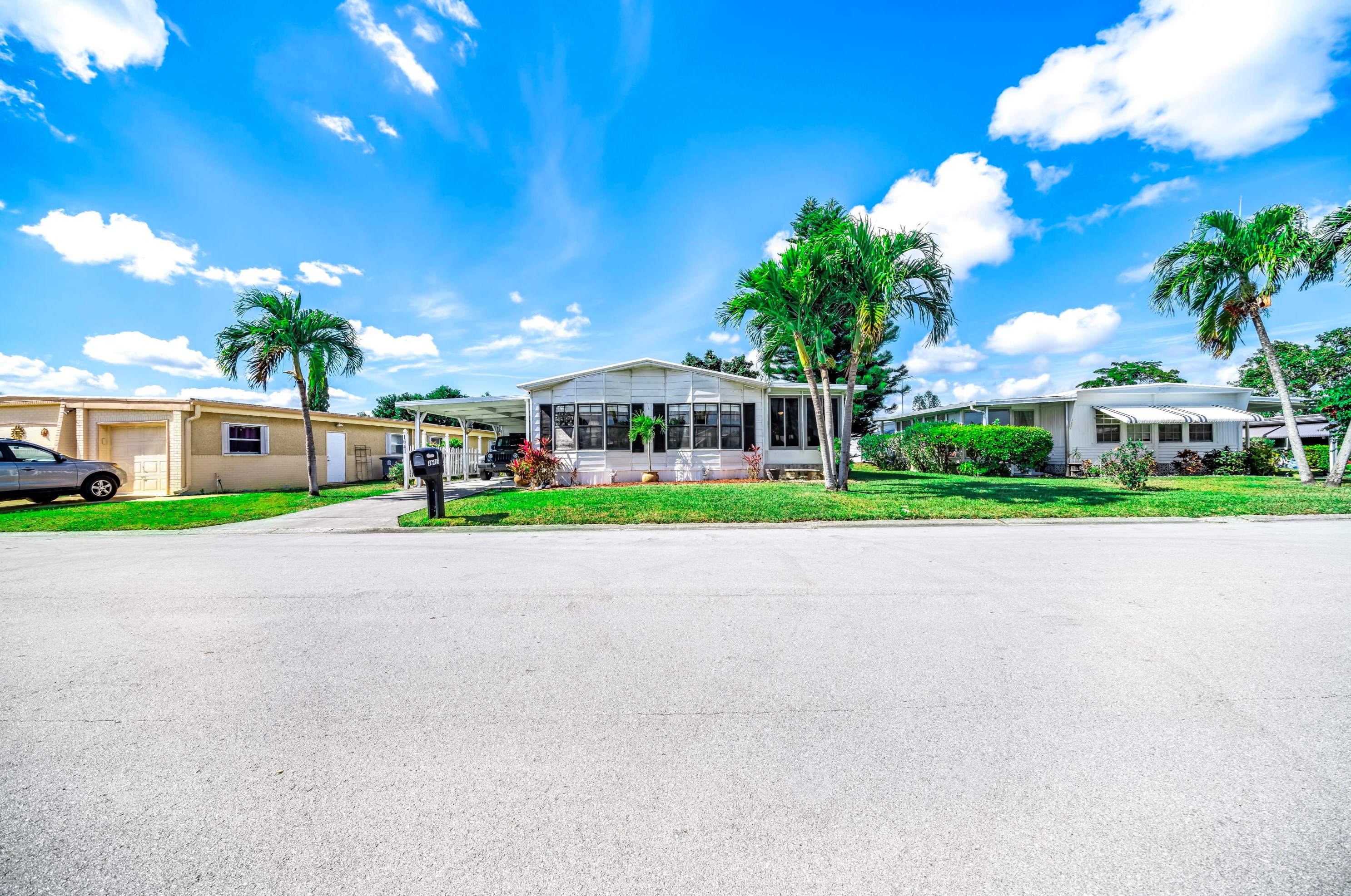 1641 64 Way, Boca Raton FL 33428-6757 exterior