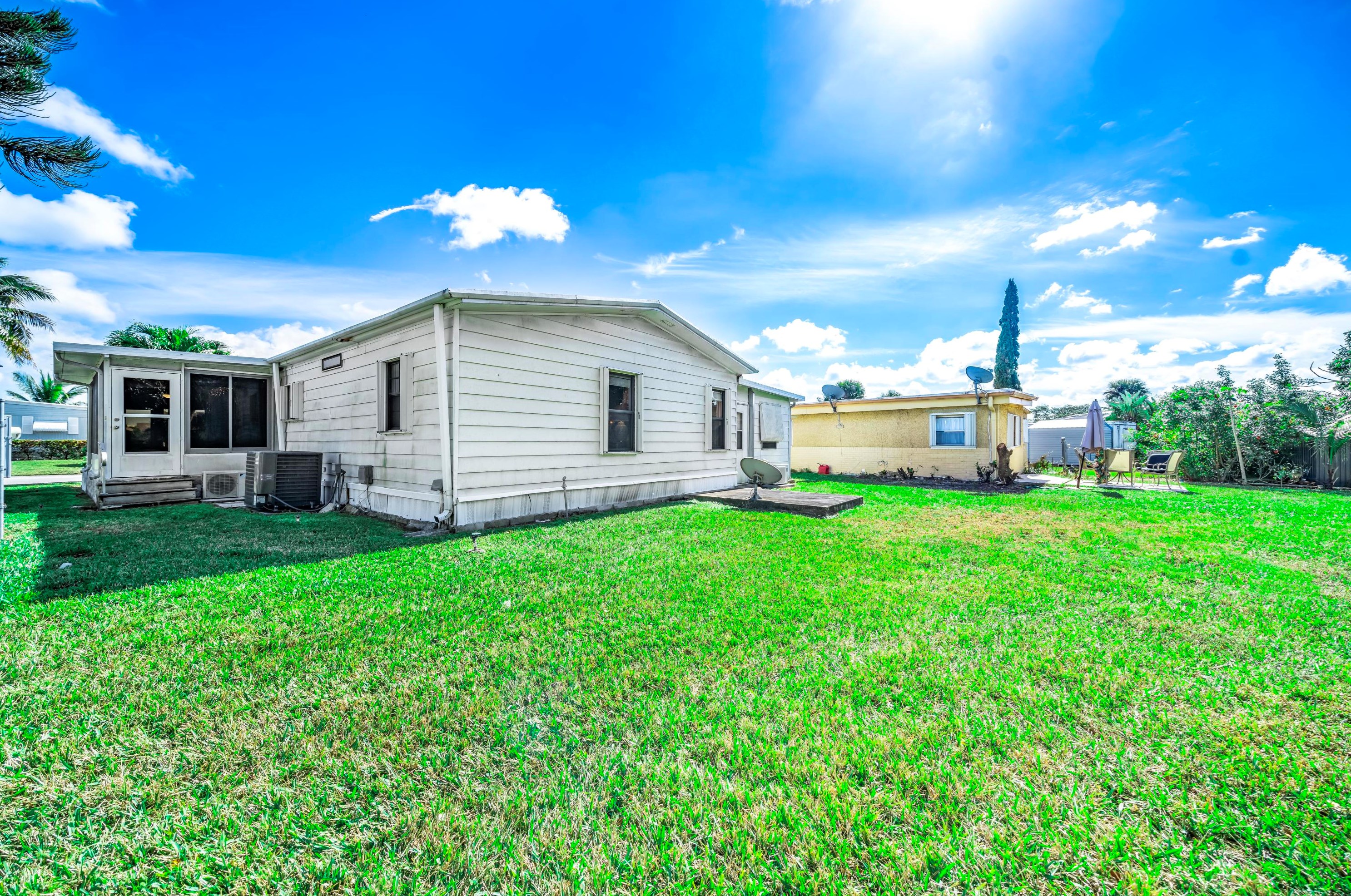 1641 64 Way, Boca Raton FL 33428-6757 exterior