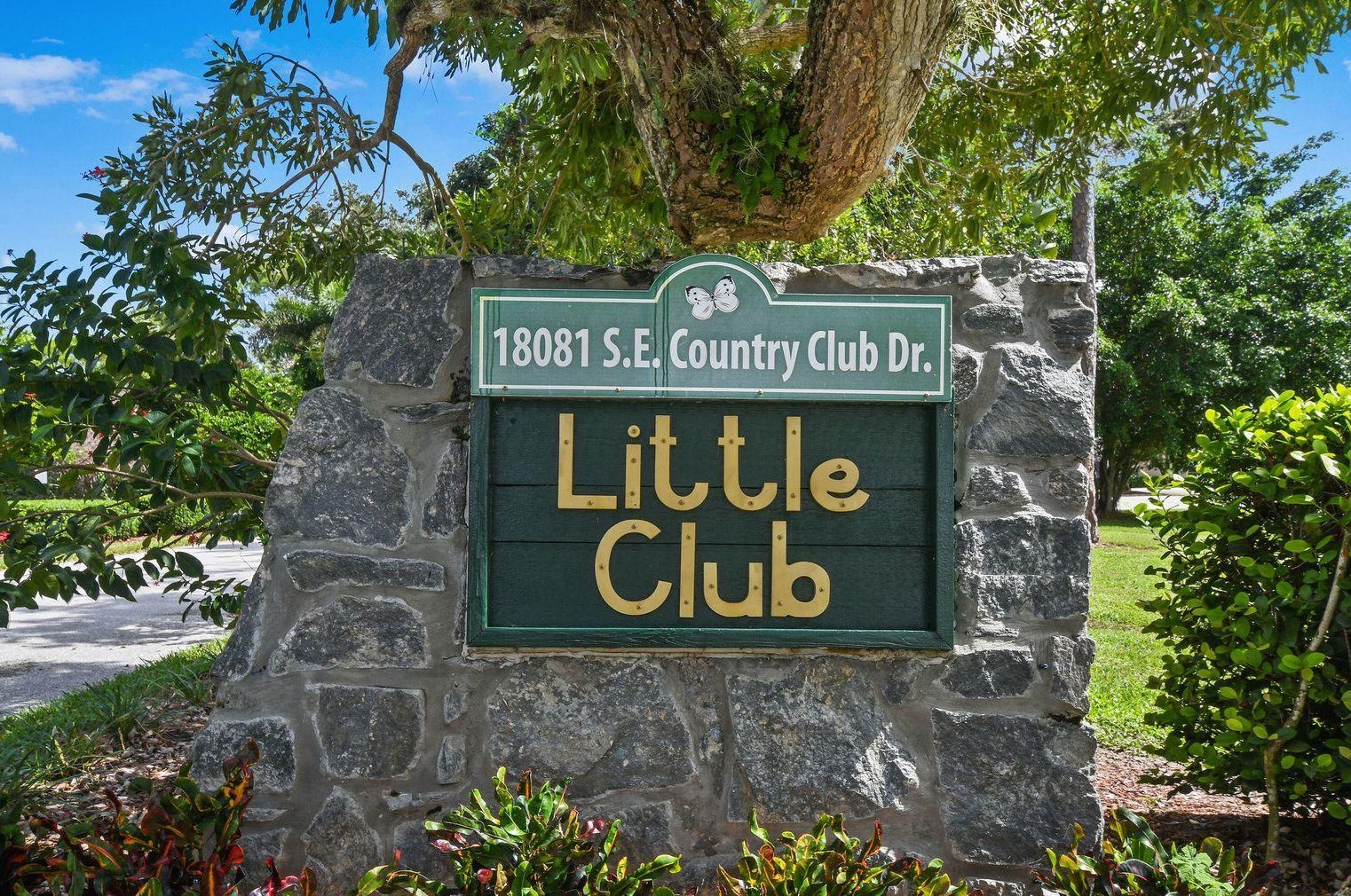 18081 Country Club Dr, Jupiter FL  33469-1276 exterior