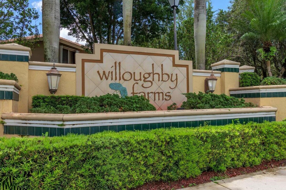 6140 Willoughby Cir, Lake Worth FL  33463-9308 exterior