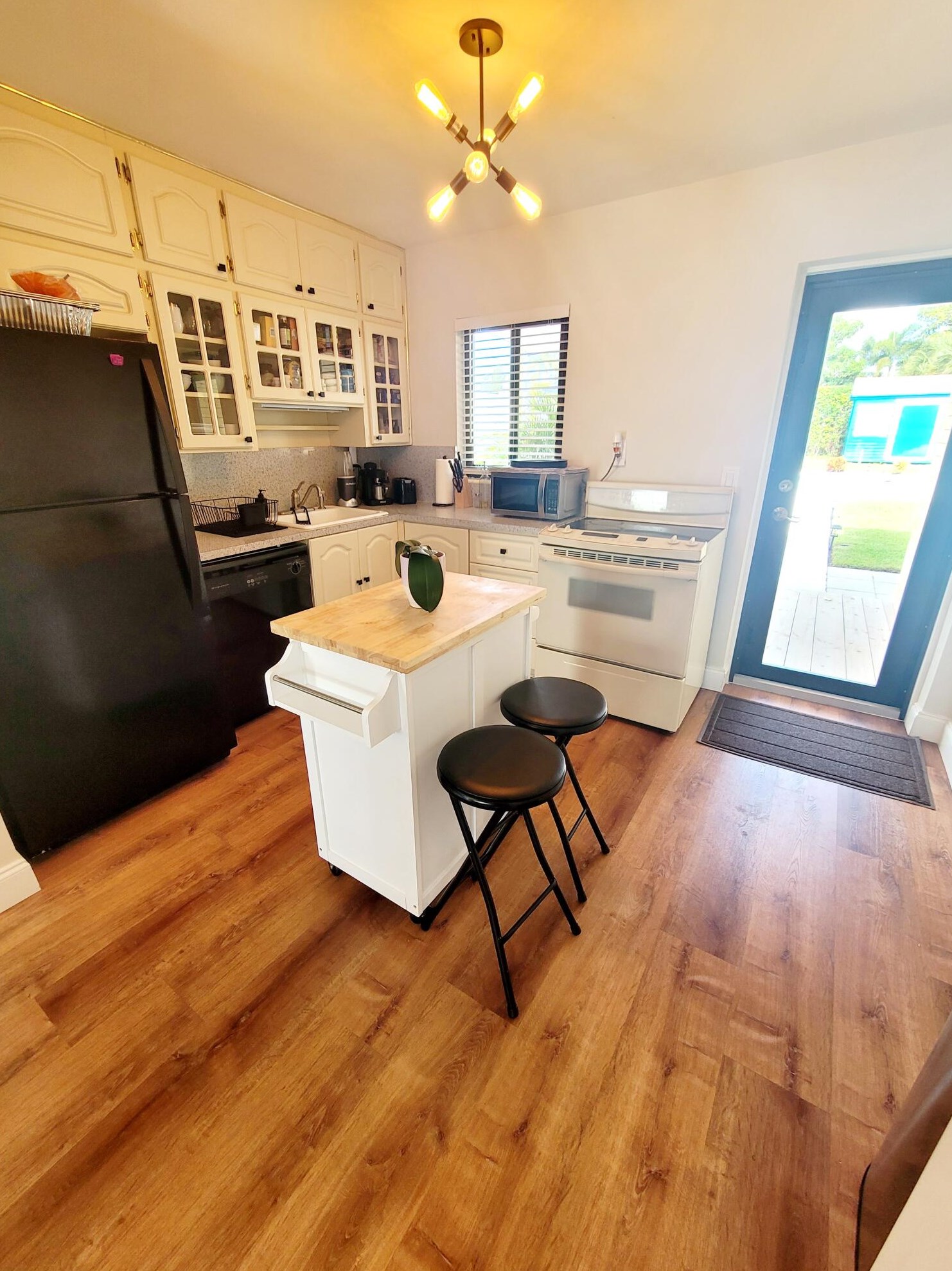 629 D St, Lake Worth FL  33460-2835 exterior