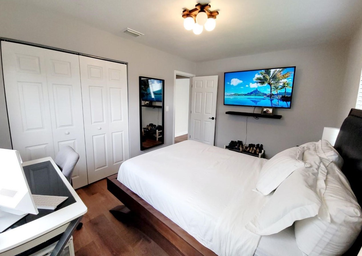 629 D St, Lake Worth FL  33460-2441 exterior