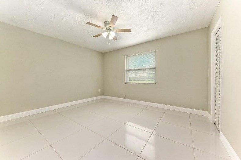 599 Owosso Rd, Lake Worth FL  33462-2103 exterior