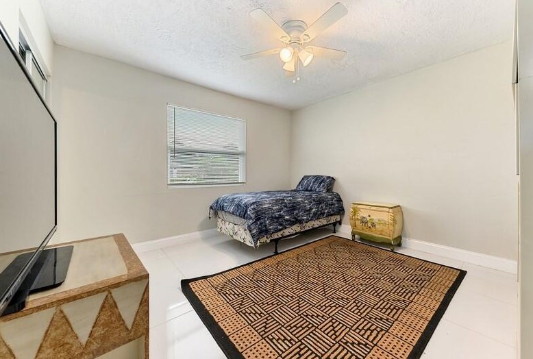 599 Owosso Rd, Lake Worth FL  33462-2103 exterior