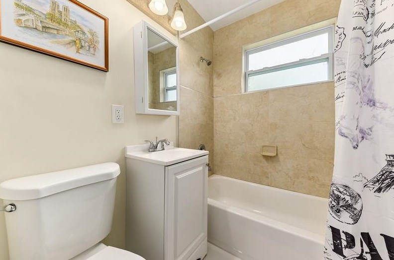 599 Owosso Rd, Lake Worth FL  33462-2103 exterior