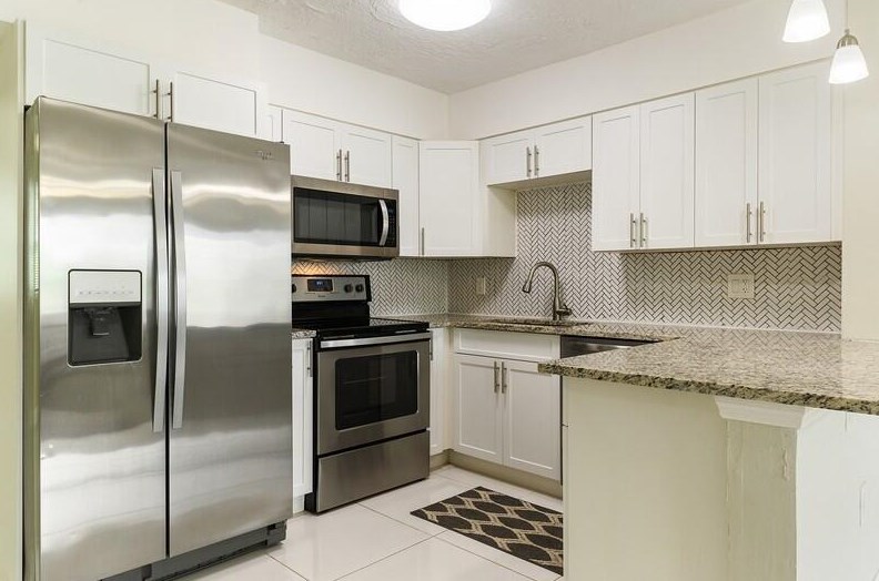 599 Owosso Rd, Lake Worth FL  33462-2103 exterior