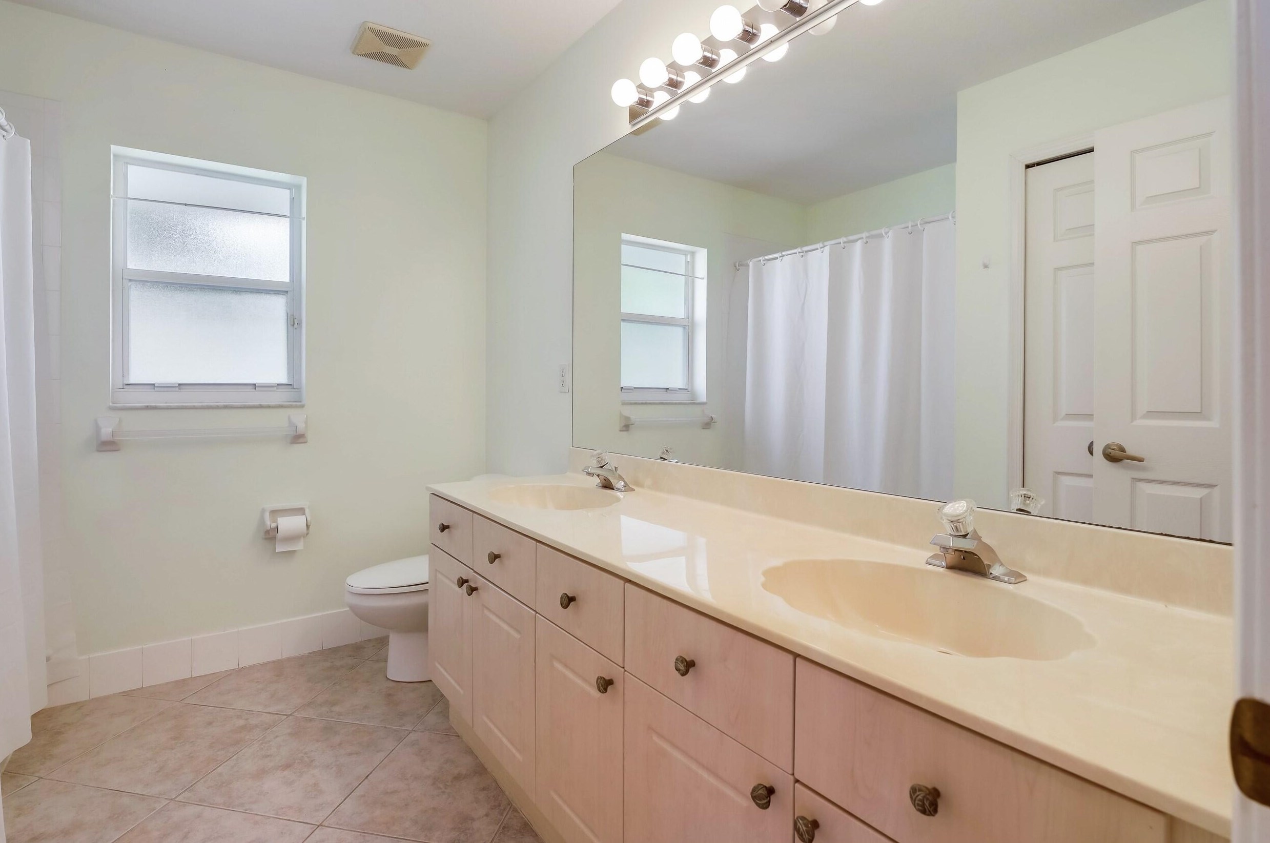 7208 Brickyard Cir, Lake Worth FL 33467-7240 exterior