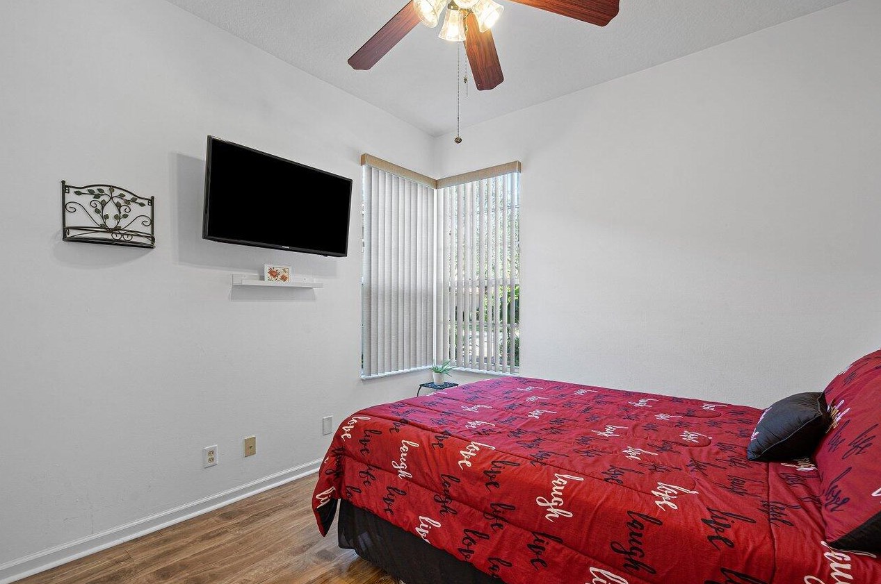 12039 Oakvista Dr, Boynton Beach FL 33437-6351 exterior