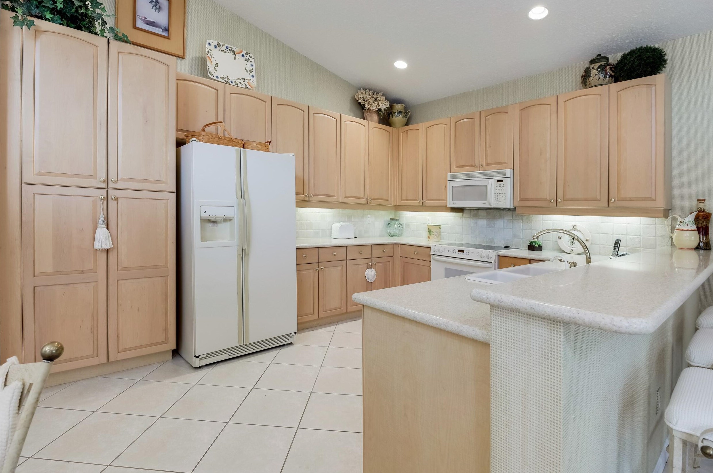 11480 Ohanu Cir, Boynton Beach FL  33437-7031 exterior