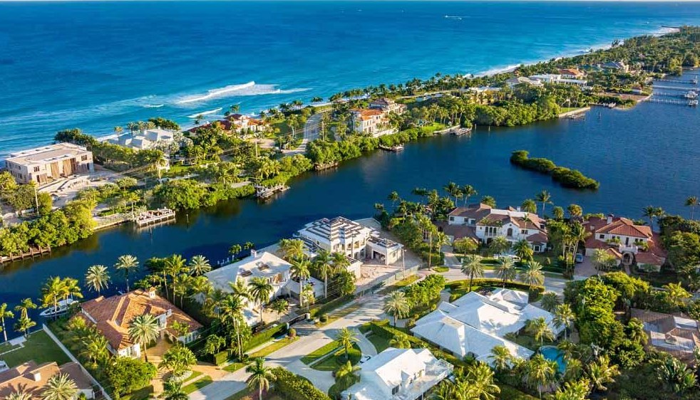 71 Curlew Rd, Lake Worth FL  33462-4722 exterior