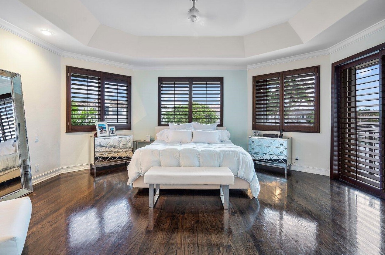 571 Golden Harbour Dr, Boca Raton FL  33432-2941 exterior