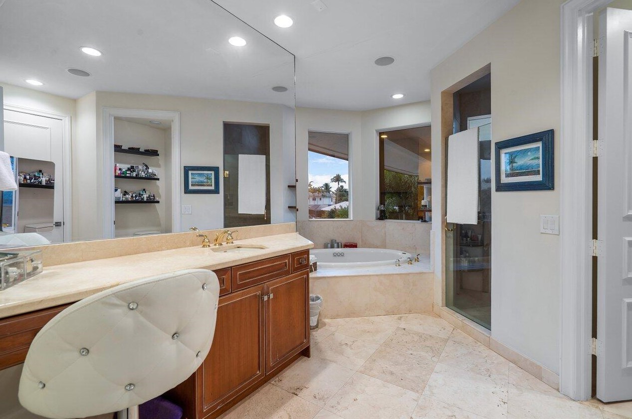 571 Golden Harbour Dr, Boca Raton FL  33432-2941 exterior