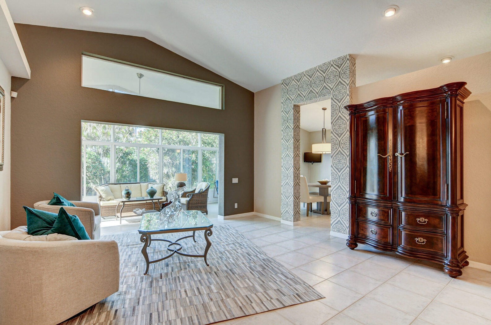 6590 Maybrook Rd, Boynton Beach FL 33437-6411 exterior