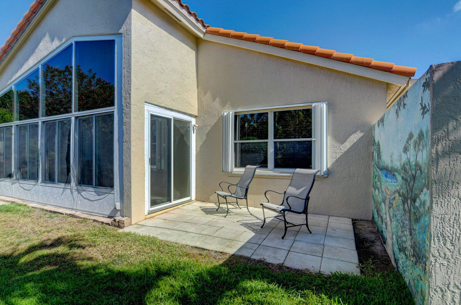 6590 Maybrook Rd, Boynton Beach FL 33437-6411 exterior