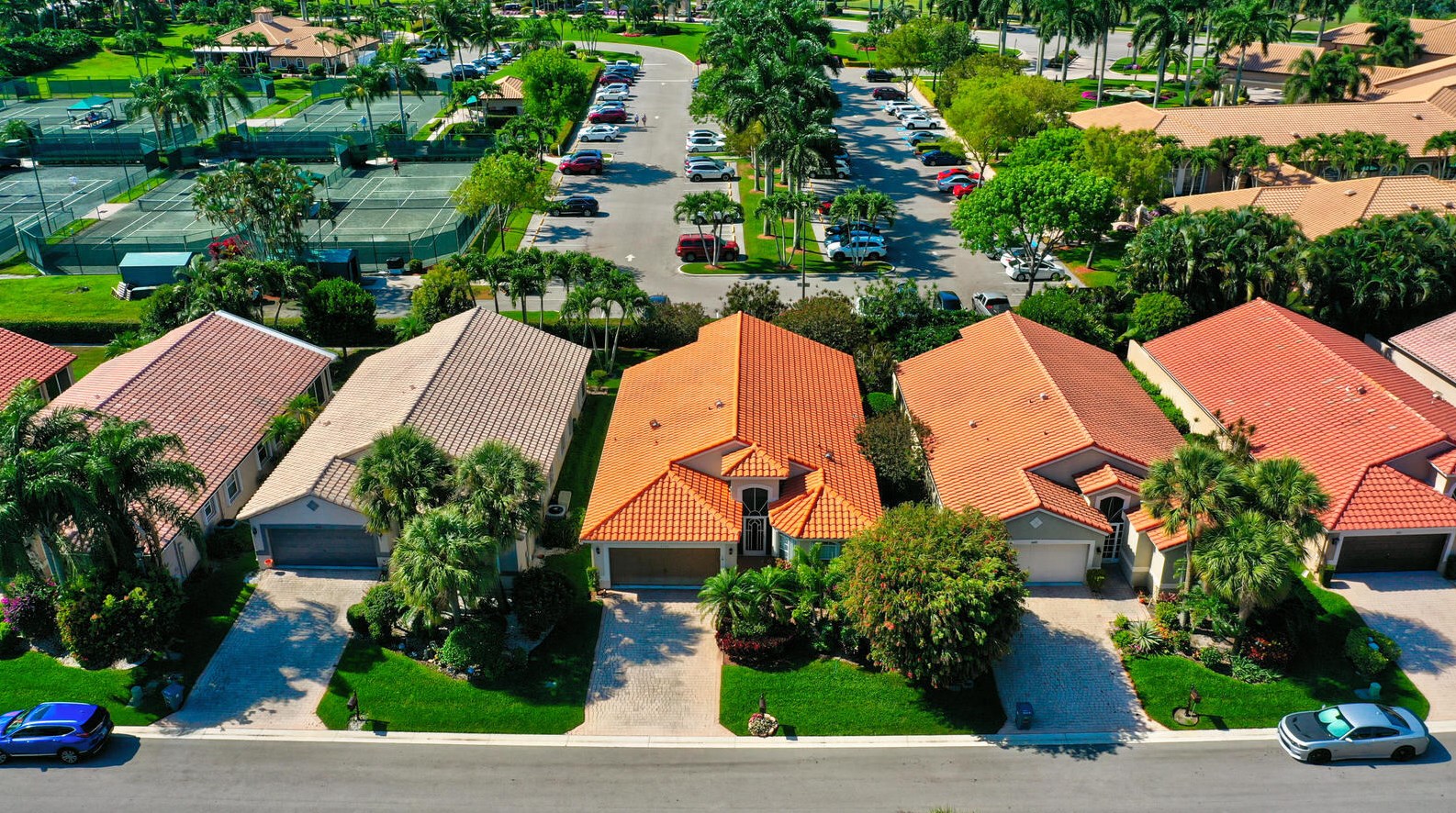 6590 Maybrook Rd, Boynton Beach FL 33437-6411 exterior