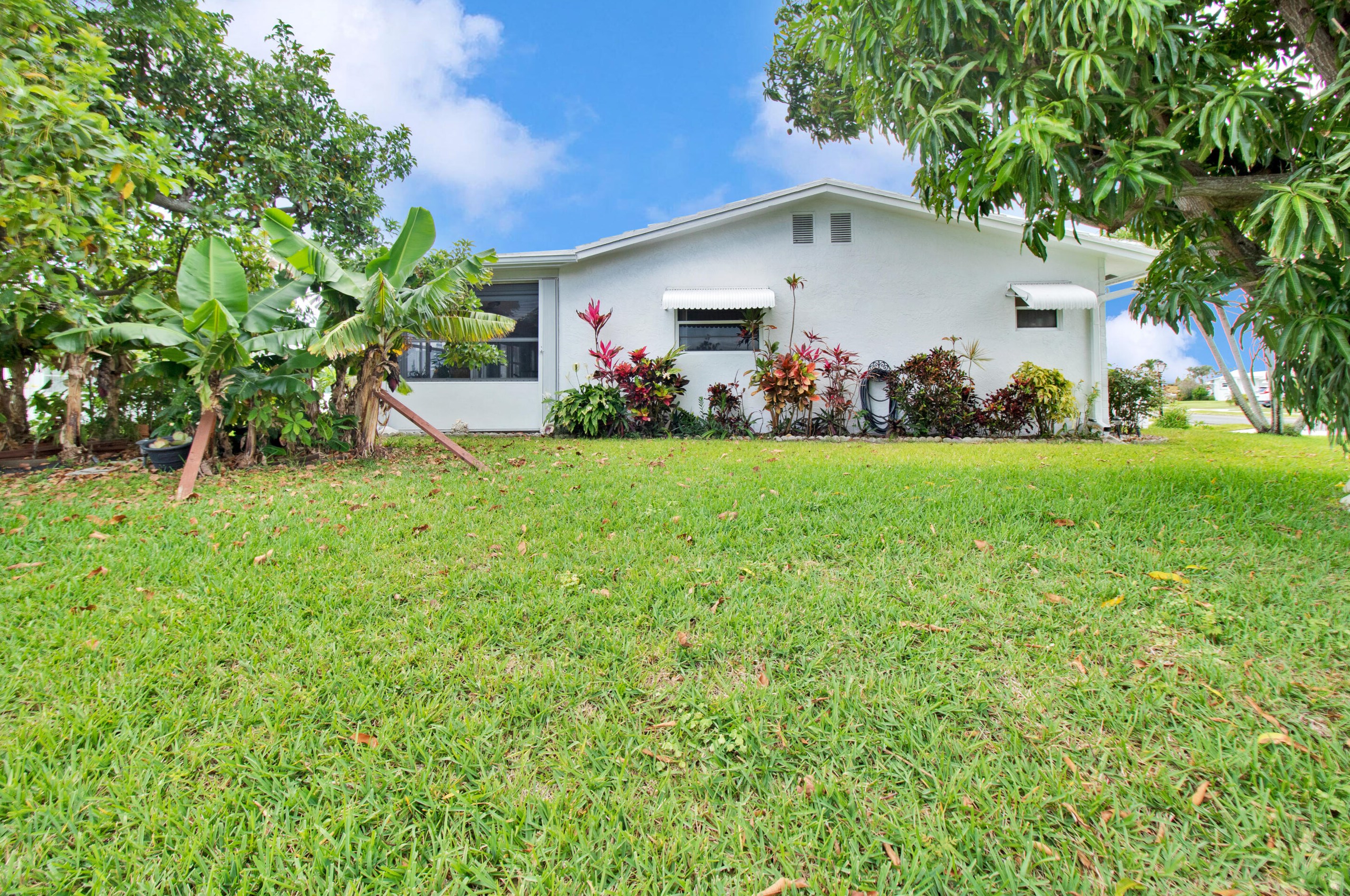 1702 18 St, Boynton Beach FL 33426-6410 exterior