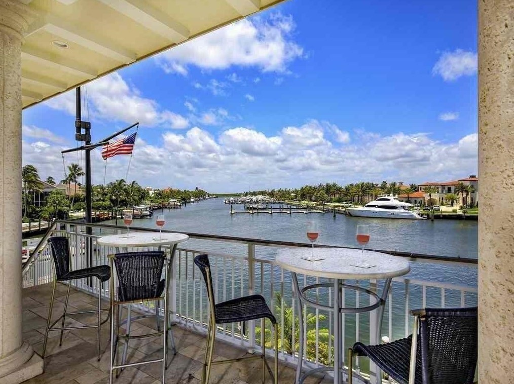 2421 Bahia Way, Stuart FL  34996-1914 exterior
