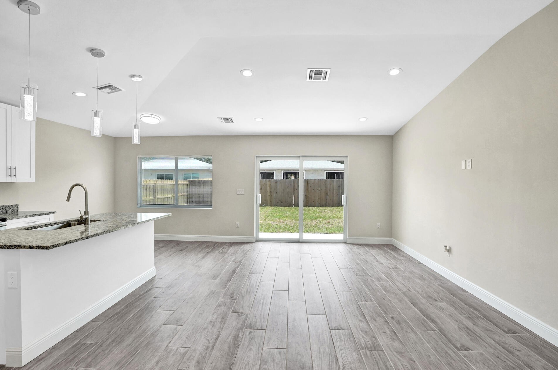 410 12 Ave, Boynton Beach FL 33435-6050 exterior