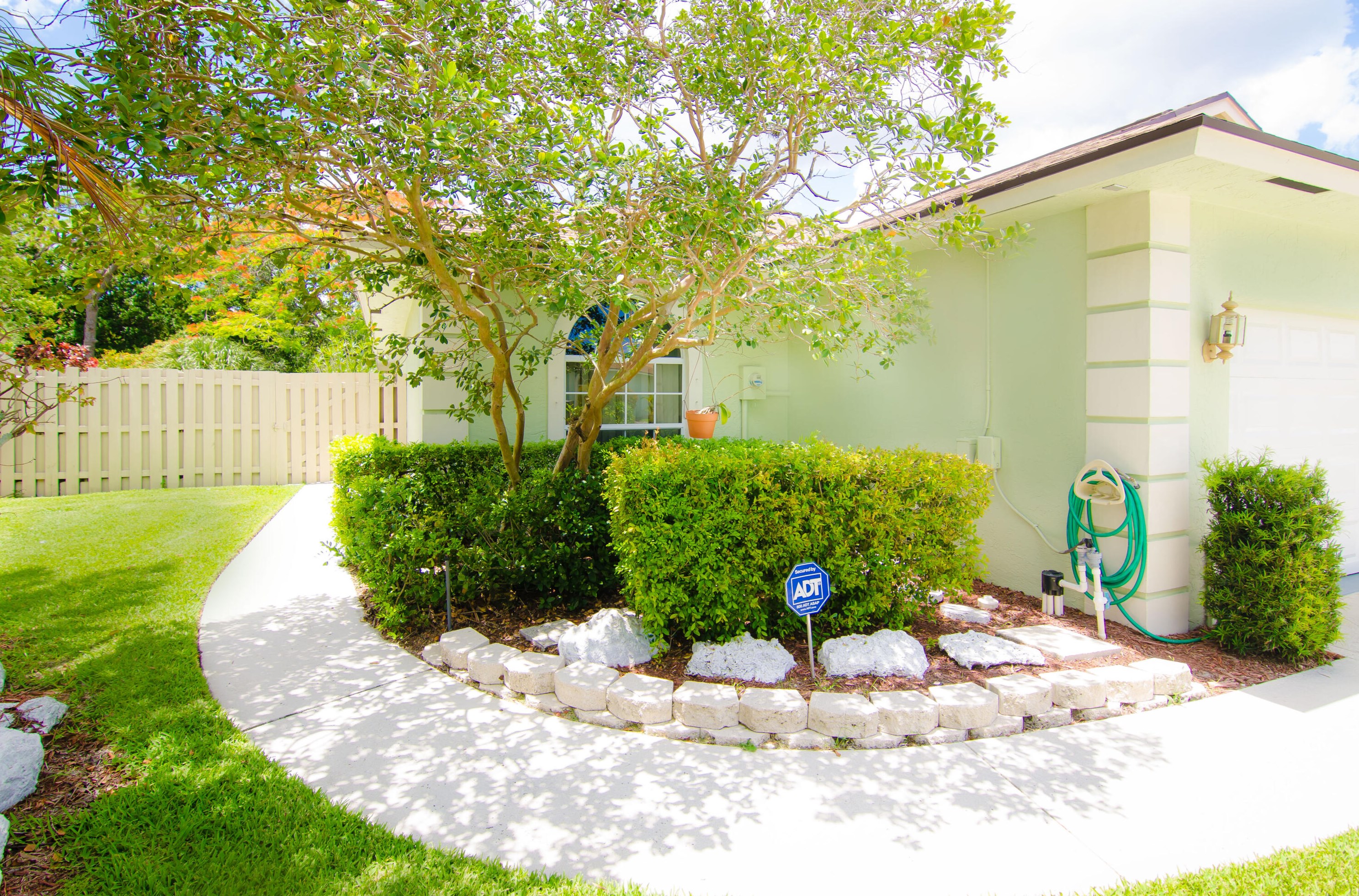 180 Sims Creek Ln, Jupiter FL  33458-7984 exterior