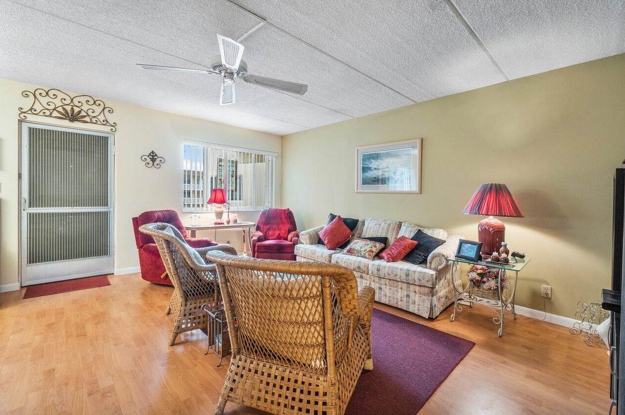 700 Village Green Ct, Lake Worth FL  33461-6521 exterior