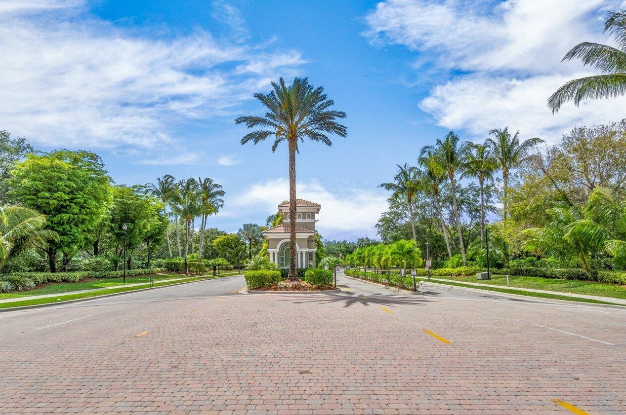 10407 Cypress Lk Preserve Dr, Lake Worth FL 33449-4610 exterior