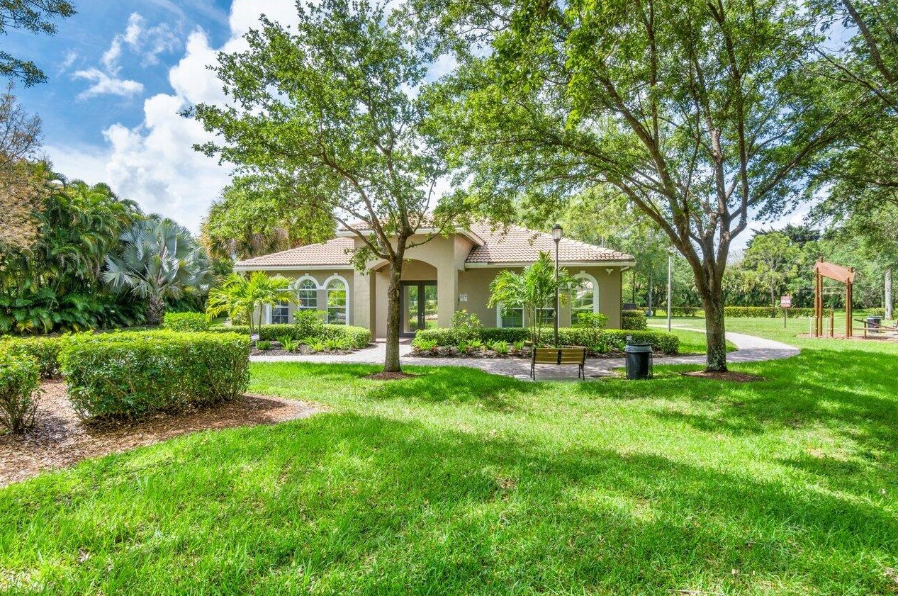 10407 Cypress Lk Preserve Dr, Lake Worth FL 33449-4610 exterior