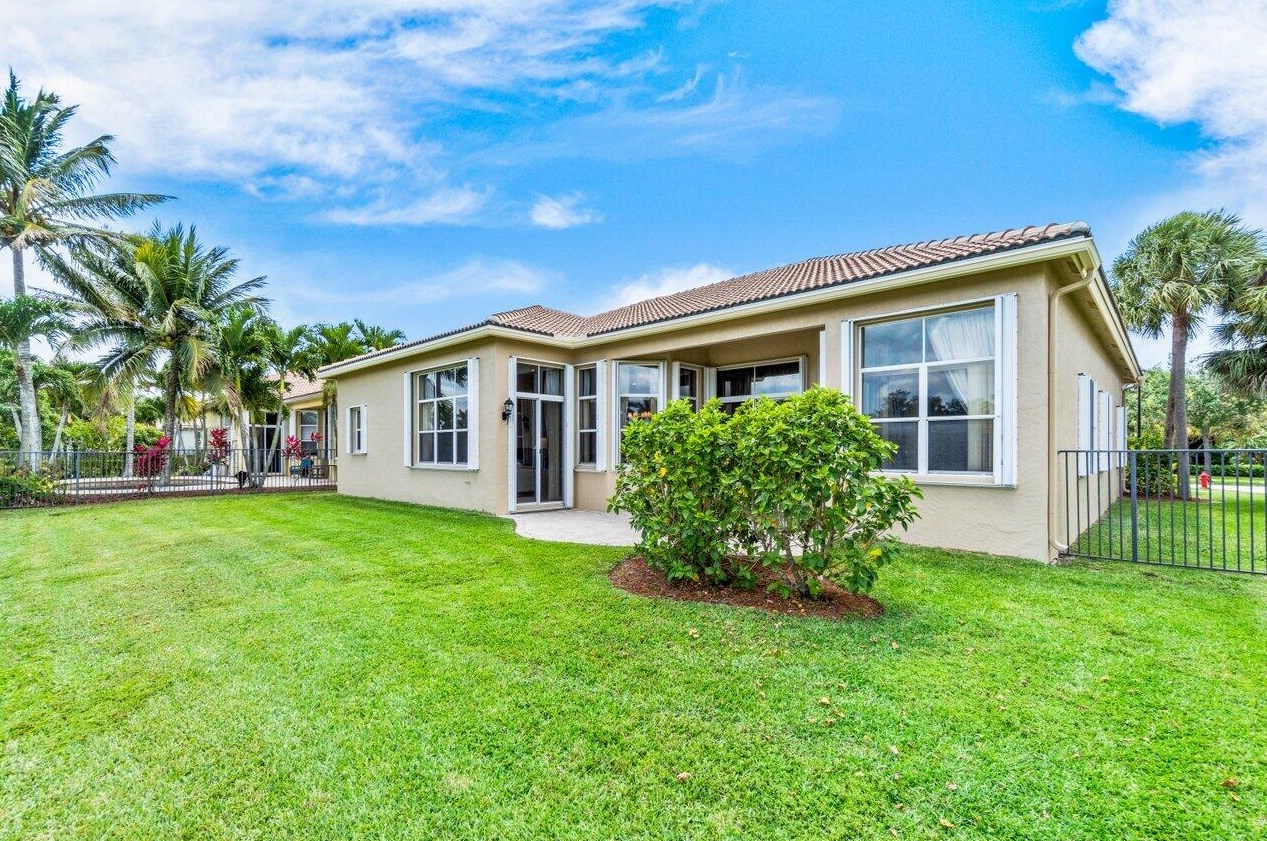 10407 Cypress Lk Preserve Dr, Lake Worth FL 33449-4610 exterior