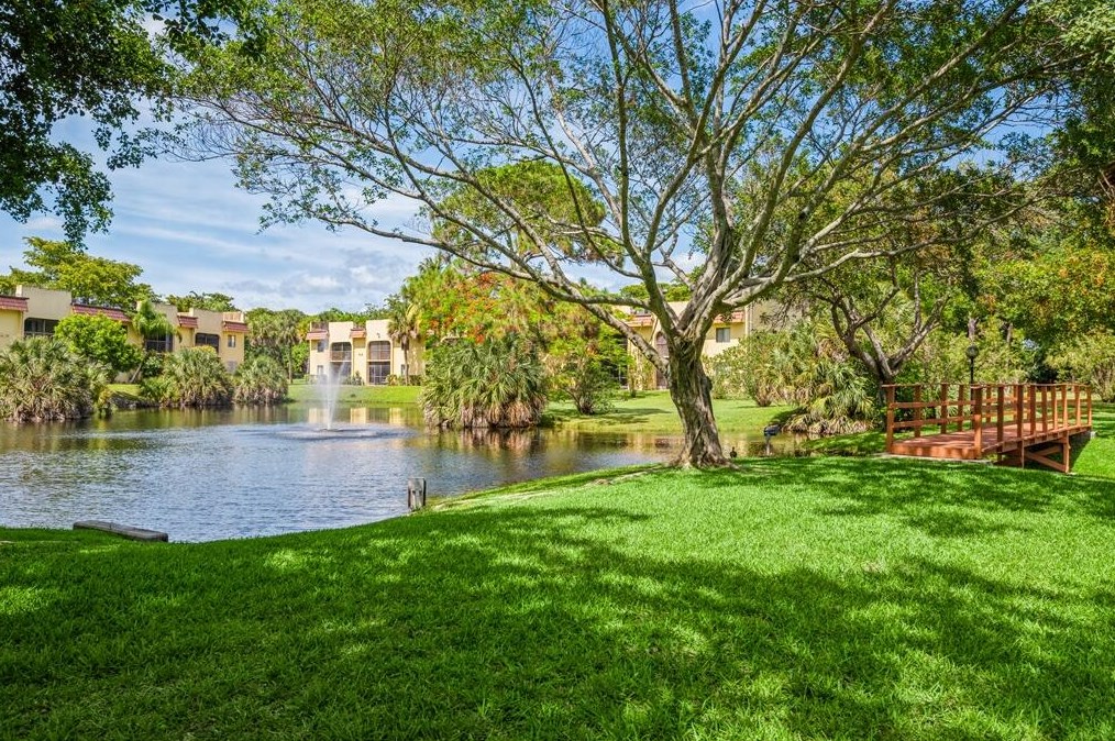 918 9th Street Cir, Boca Raton FL 33486-5254 exterior