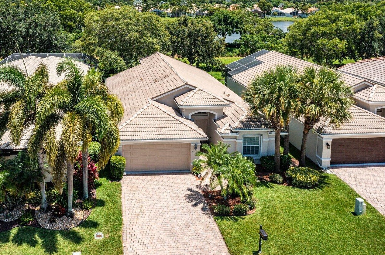 6298 Via Primo St, Lake Worth FL  33467-6157 exterior