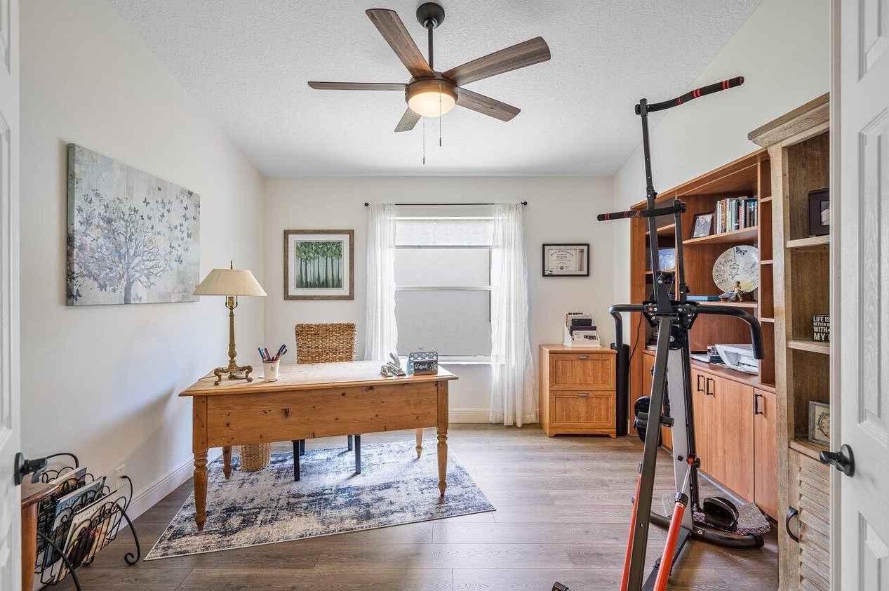 6298 Via Primo St, Lake Worth FL  33467-6157 exterior