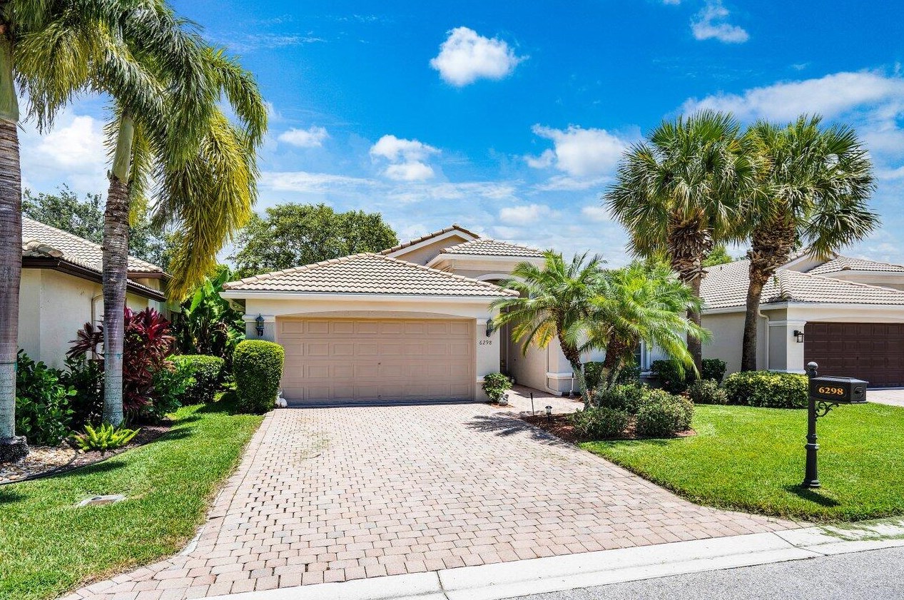 6298 Via Primo St, Lake Worth FL  33467-6157 exterior